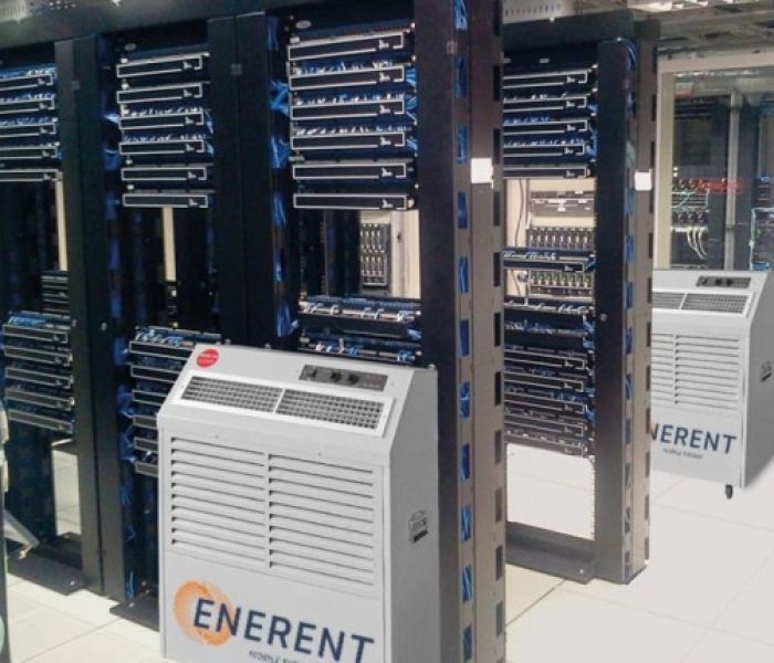 Serverraumkühlung mit mobilen Splitgeräten (Foto: ENERENT GmbH)
