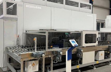 Modulare EcoCstretch und EcoCvela Reinigungssysteme für höchste industrielle (Foto: Ecoclean GmbH)