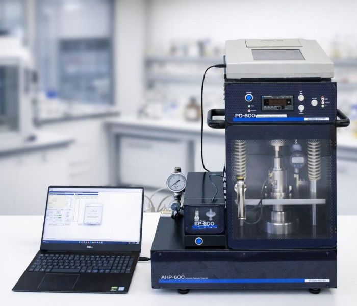 Das Pulvermesssystem PD-600 bei der Leitfähigkeitsmessung (Foto: N&H Technology GmbH)